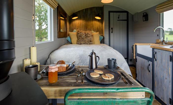 Interior - Elen - Brook Cottage Shepherd Huts